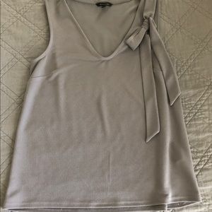 Adorable BR gray blouse with bow detail!